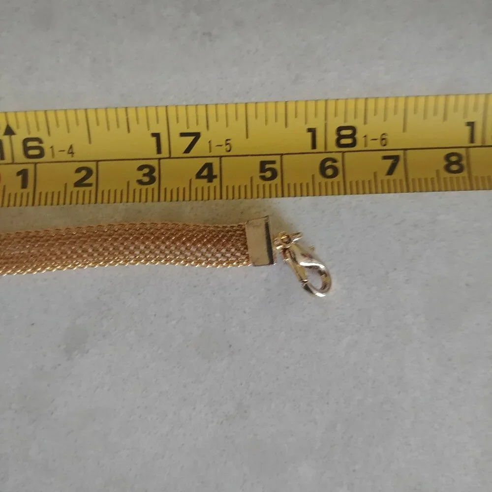 Short mesh style gold tone necklace faux clasp pendant - Picture 7 of 10